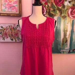 Great T-shirt with beautiful bodice!